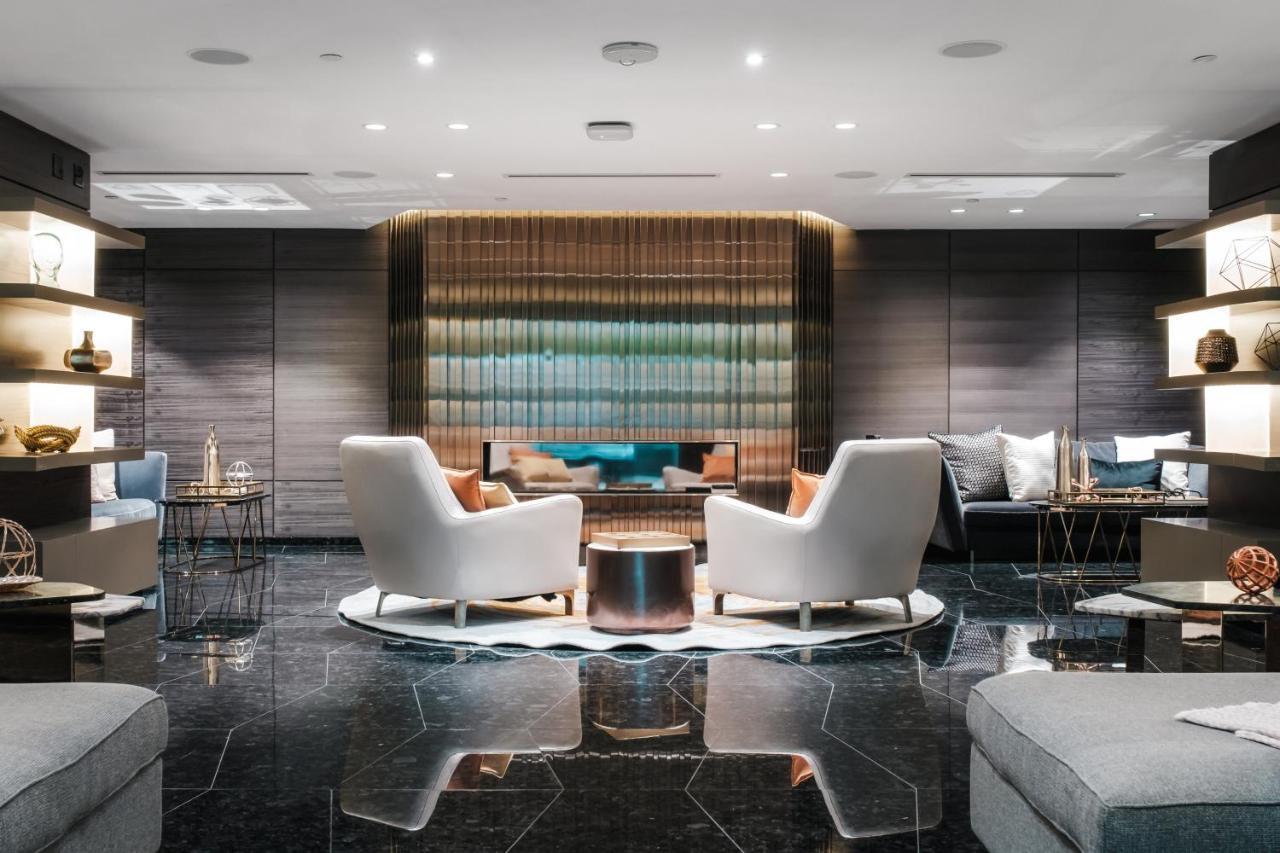 Paradox Vancouver Hotel 4*
